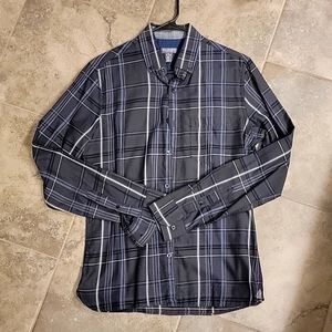 Van Heusen never Tuck long sleeve button up